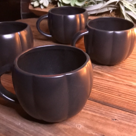 Pottery Barn Black Jack O'Lantern Pumpkin Stoneware Mugs - Set of 4 ๐ - Picture 8 of 16